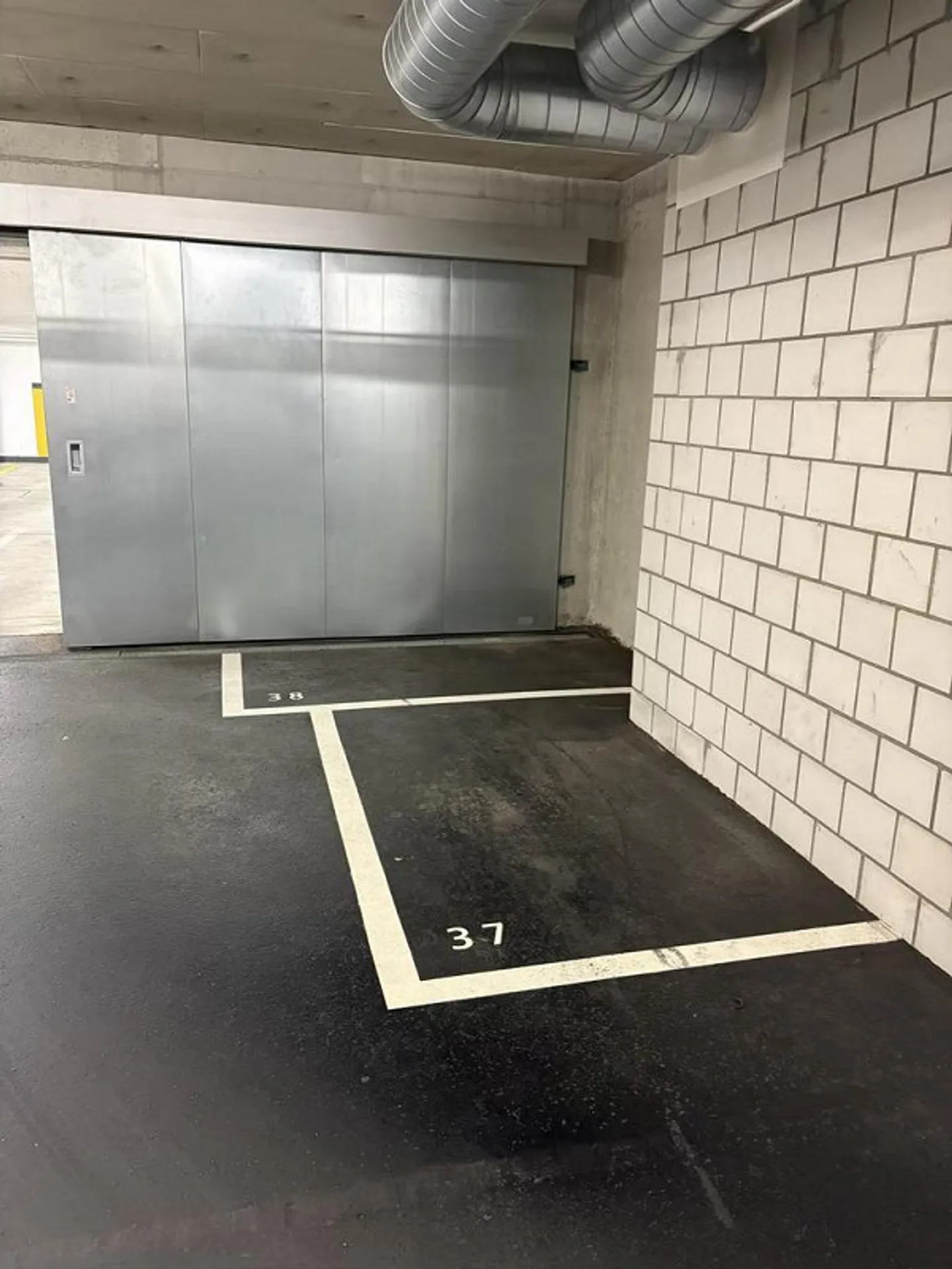 Motorradplatz zu vermieten - Foto 1 von 1