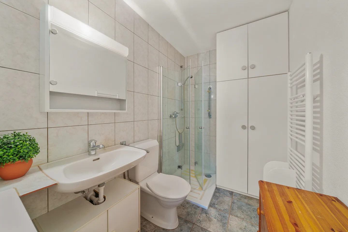 Desirable neighborhood, residential setting and panoramic view of the lake - Photo 10 of 16