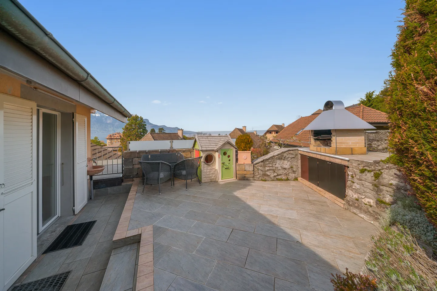 Desirable neighborhood, residential setting and panoramic view of the lake - Photo 14 of 16