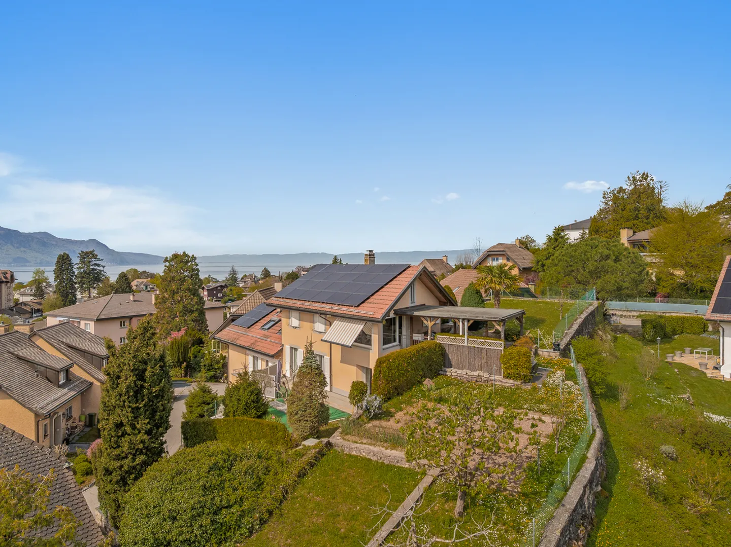 Desirable neighborhood, residential setting and panoramic view of the lake - Photo 16 of 16