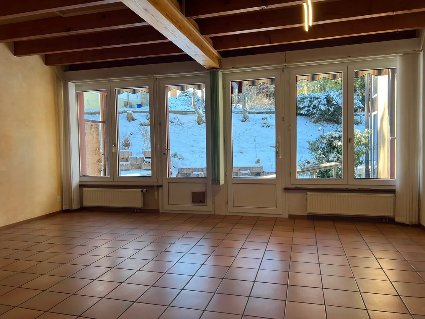 Villa mitoyenne de 4.5 pièces de caractère - Photo 3 sur 14