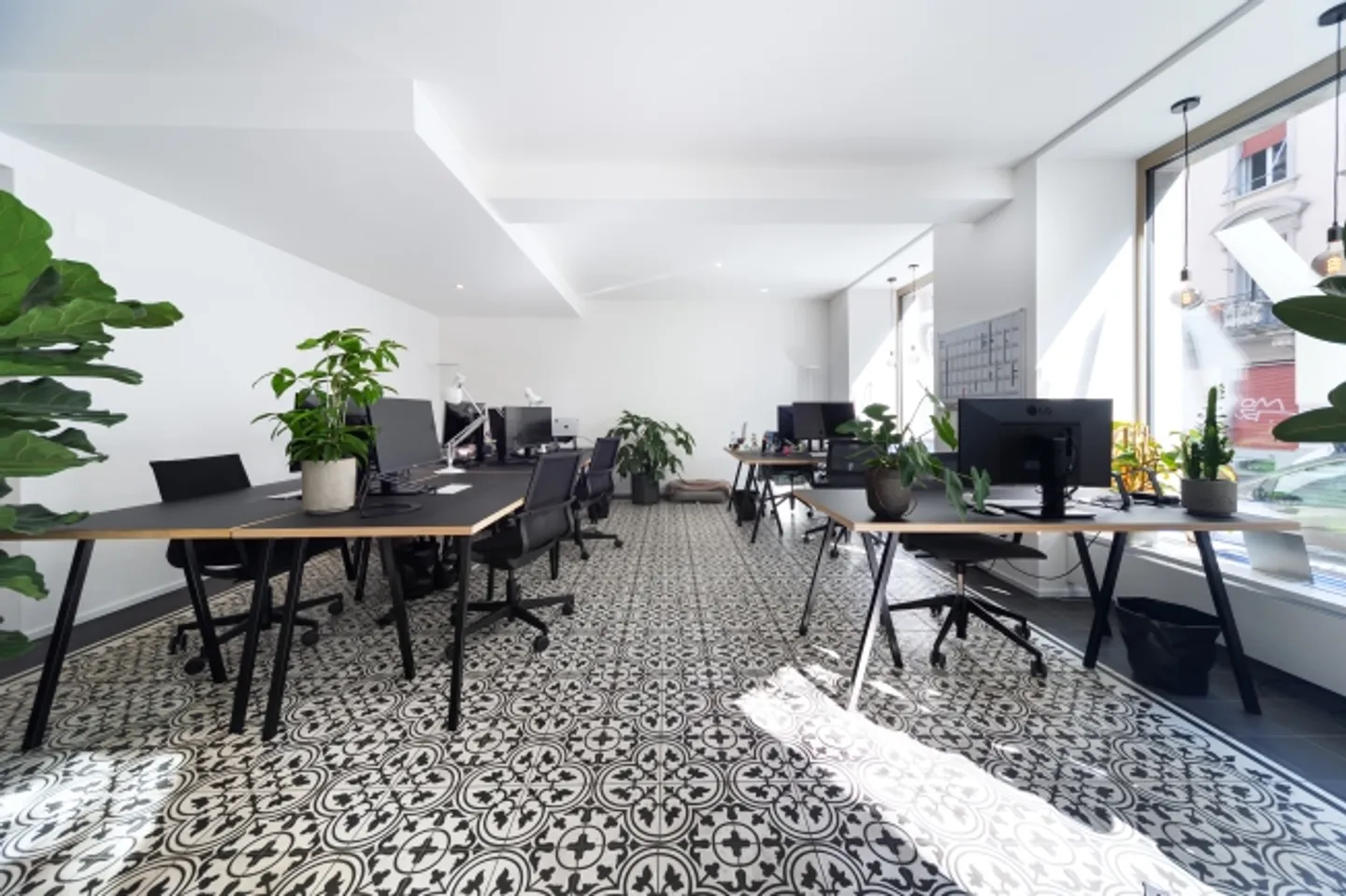 Stylish Retail Space/Office in Zurich District 4 (Zwinglistrasse) - Photo 3 of 8