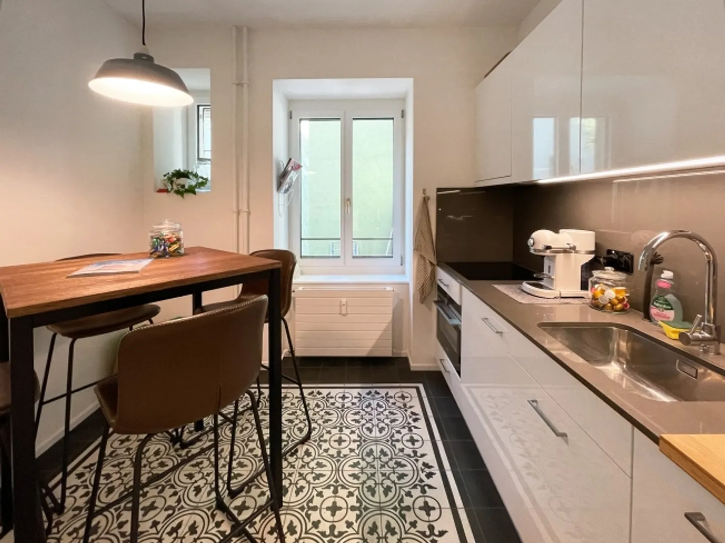 Stylish Retail Space/Office in Zurich District 4 (Zwinglistrasse) - Photo 7 of 8