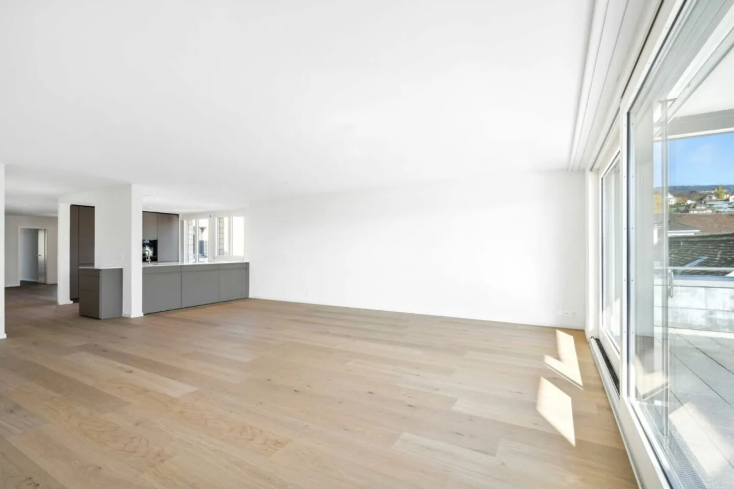 FIRST USE AFTER COMPLETE RENOVATION IN CENTRAL LOCATION IN MEILEN - PENTHOUSE APARTMENT NEAR LAKE ZURICH - Photo 5 of 14