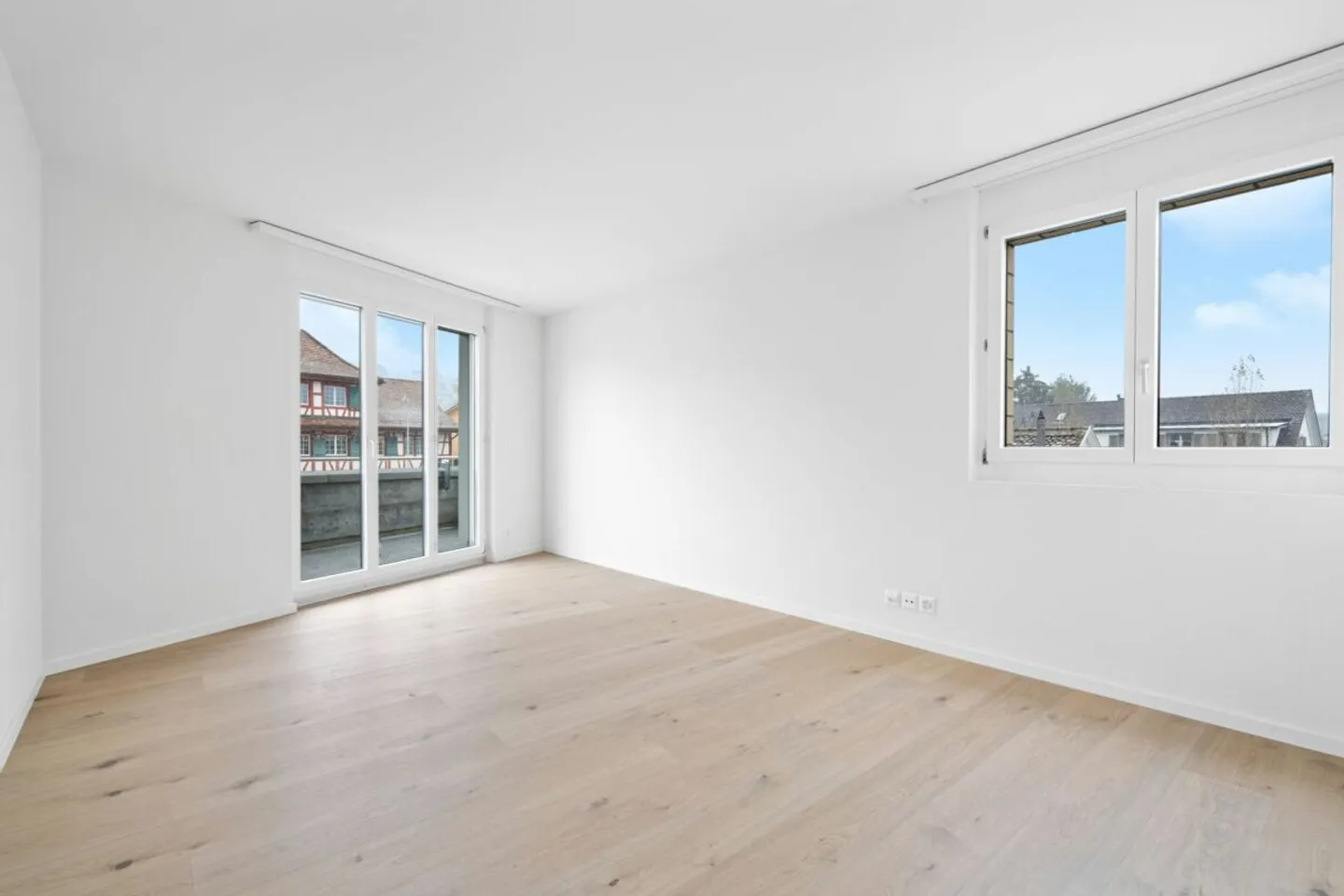 FIRST USE AFTER COMPLETE RENOVATION IN CENTRAL LOCATION IN MEILEN - PENTHOUSE APARTMENT NEAR LAKE ZURICH - Photo 10 of 14
