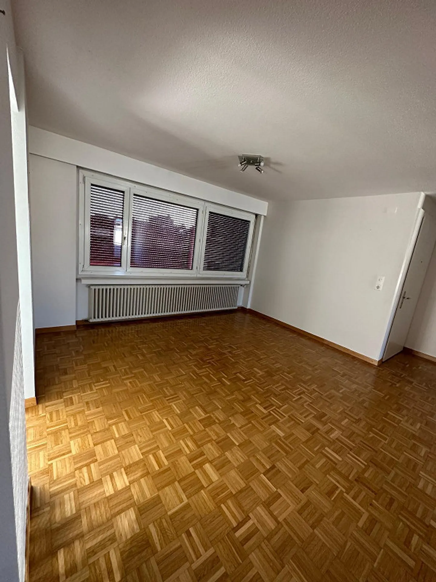 Ottimo appartamento di 4,5 stanze - Foto 4 di 12