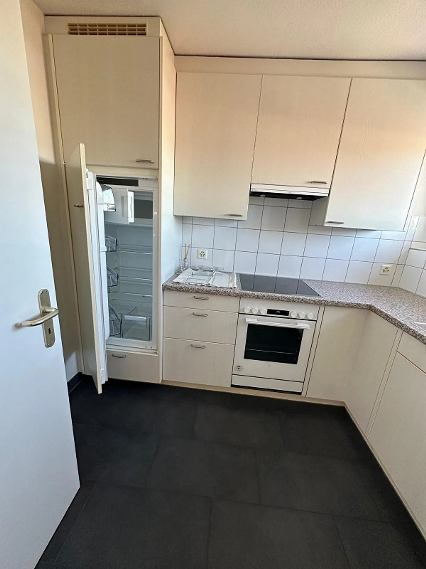Ottimo appartamento di 4,5 stanze - Foto 2 di 12