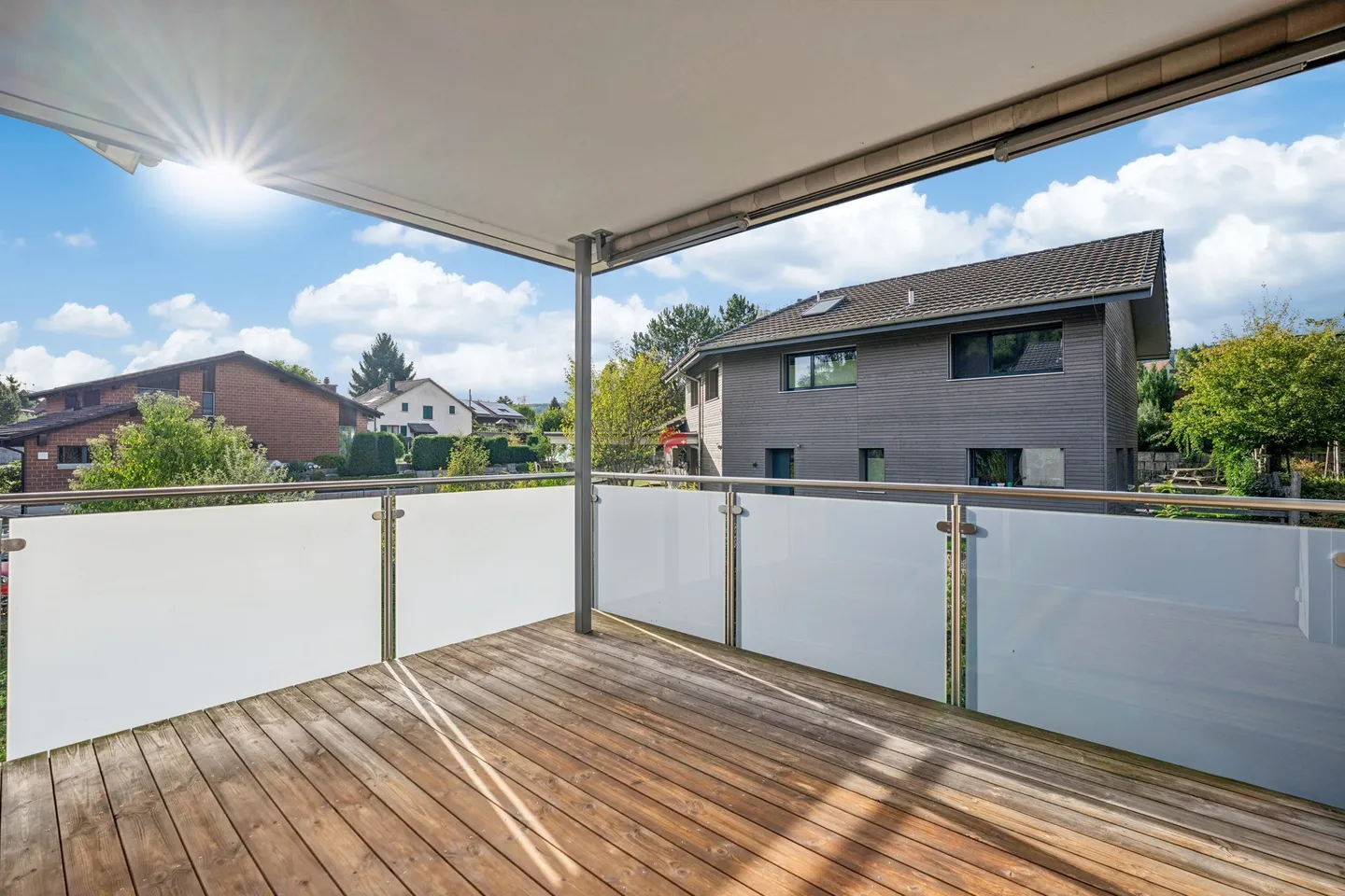 Vivere moderno con comfort e vista - Foto 3 di 6