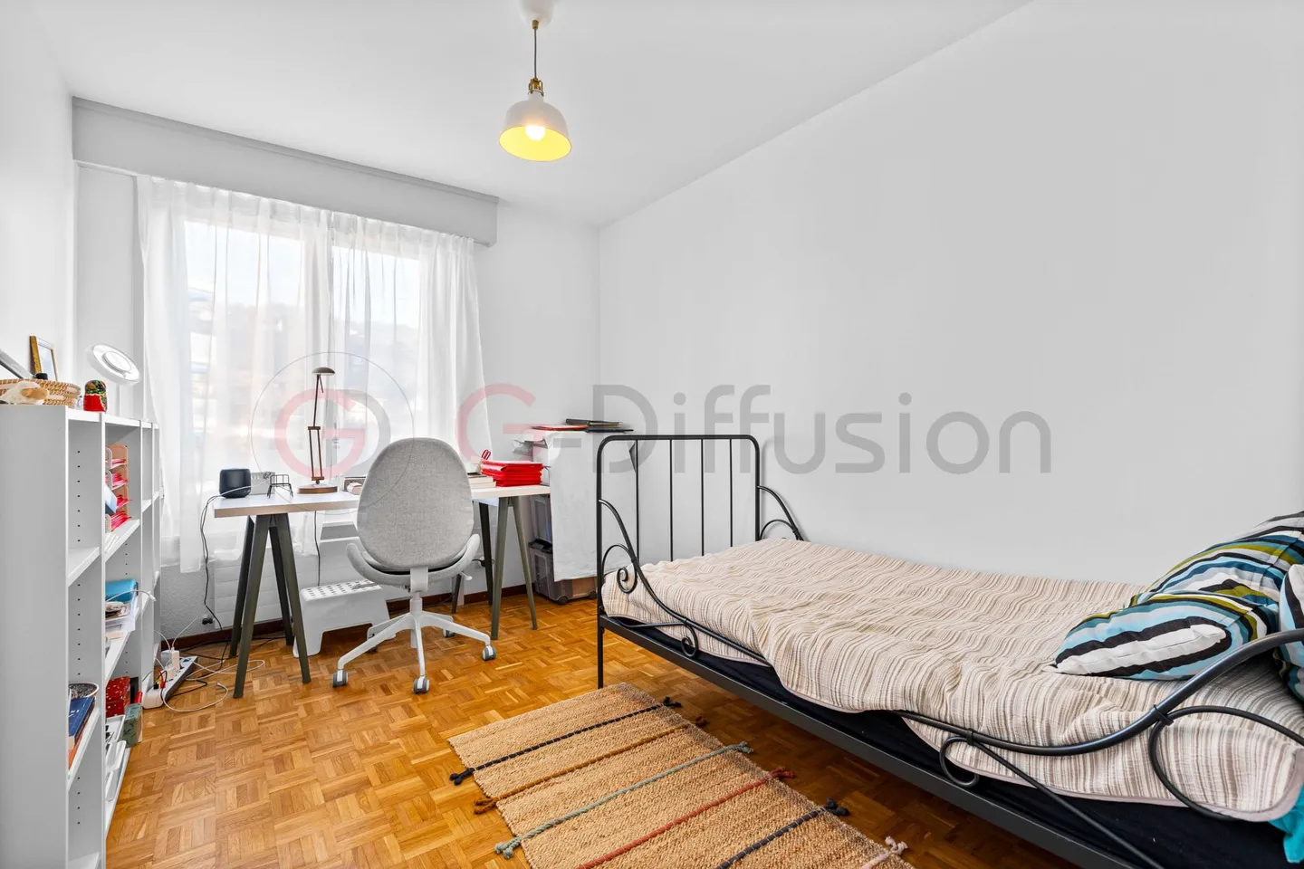 Spacious apartment with a panoramic view of Lake Geneva and the Lavaux region. - Photo 11 of 15