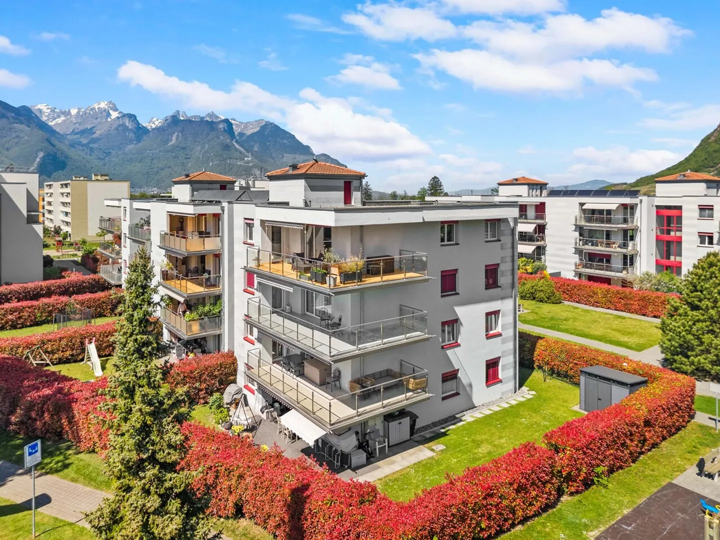 Aigle – beautiful penthouse of 4.5 rooms with large south-facing balcony - Photo 1 of 8