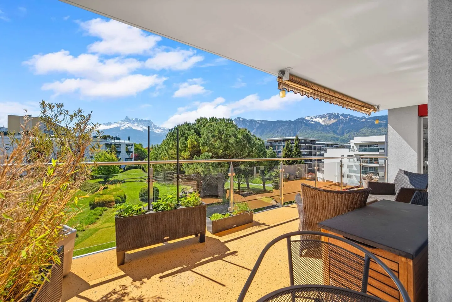 Aigle – beautiful penthouse of 4.5 rooms with large south-facing balcony - Photo 2 of 8