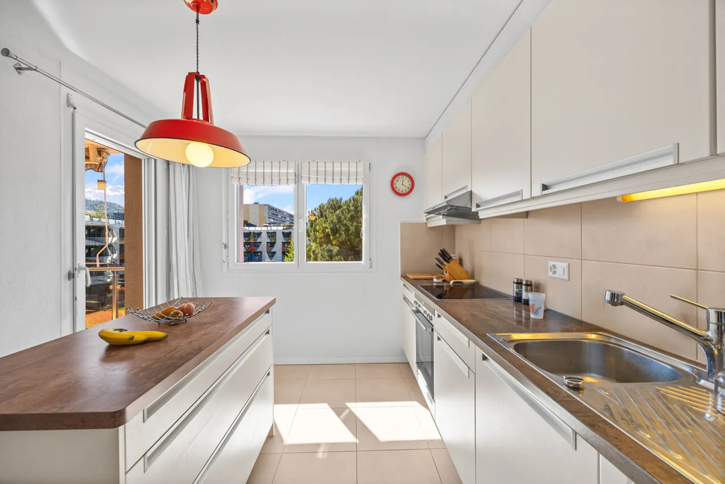 Aigle – beautiful penthouse of 4.5 rooms with large south-facing balcony - Photo 4 of 8