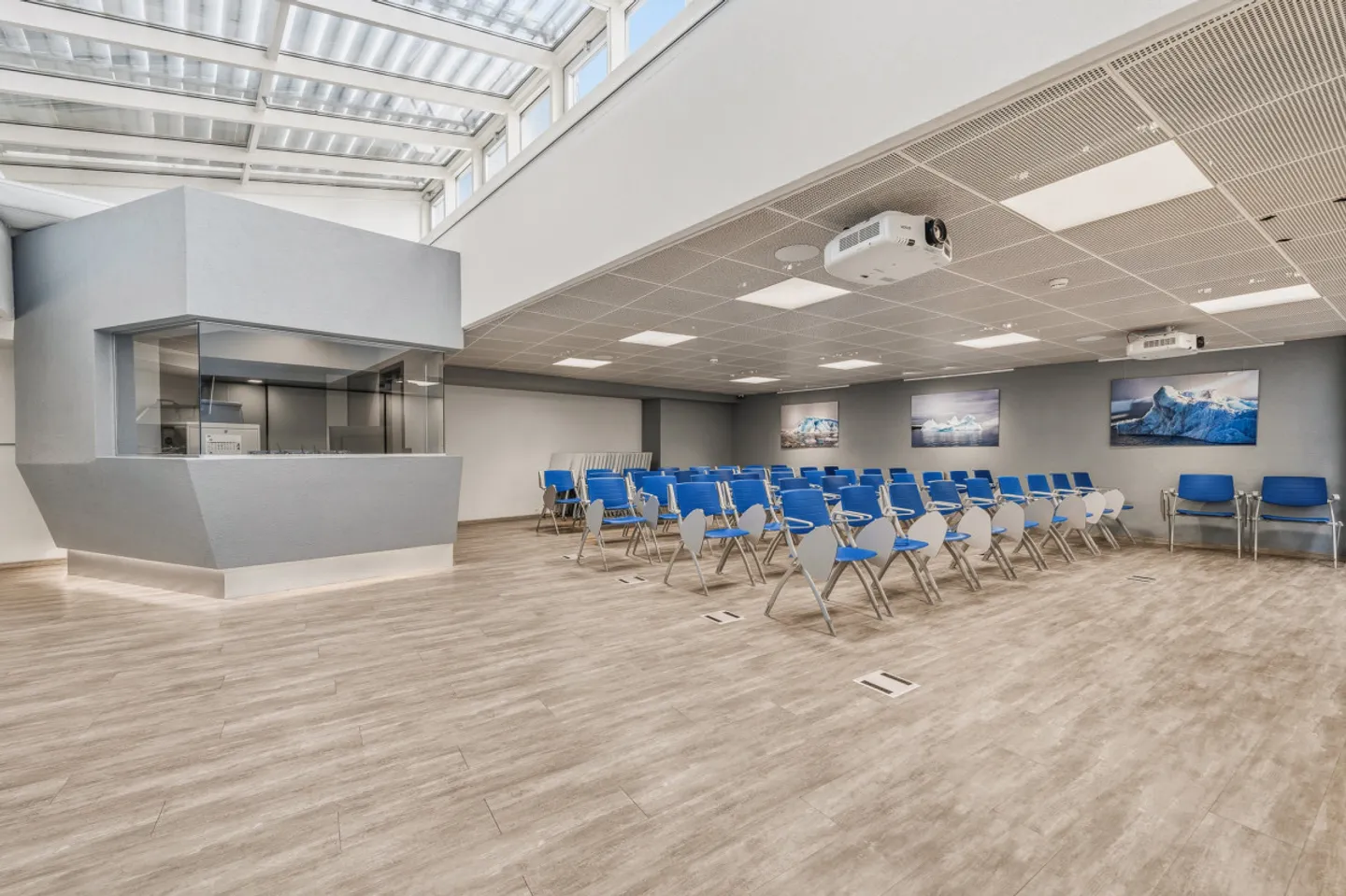 Equipped seminar room I professional setting and services - Photo 1 of 5