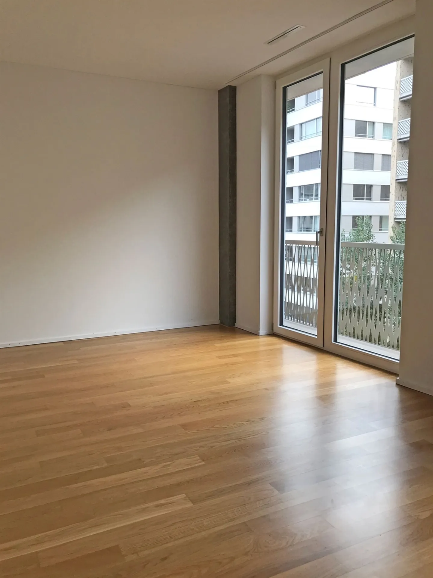 Appartement moderne en ville - Photo 4 sur 5