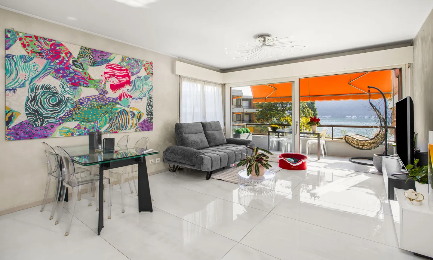 SPLENDID AND BRIGHT 4.5 ROOMS WITH POOL IN MAROGGIA - Photo 1 of 9