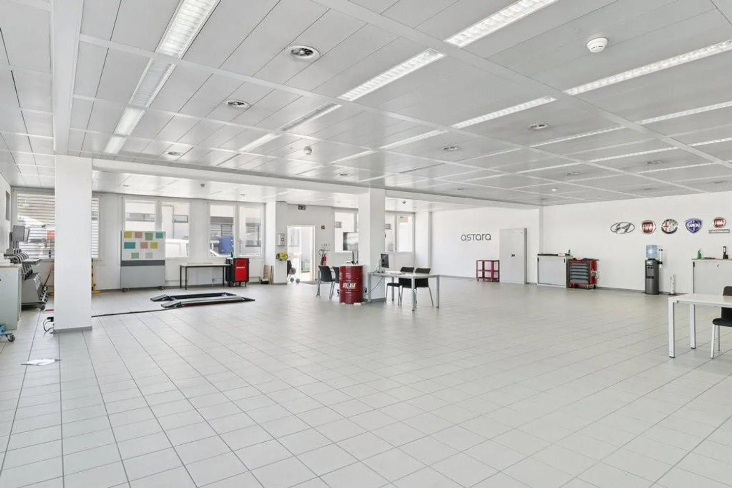 Espace commercial spacieux et bureaux à louer à Schlieren - Photo 5 sur 10