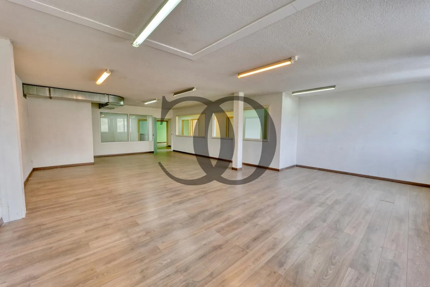 Craft surface for rent in Châtel-St-Denis - Photo 4 of 14