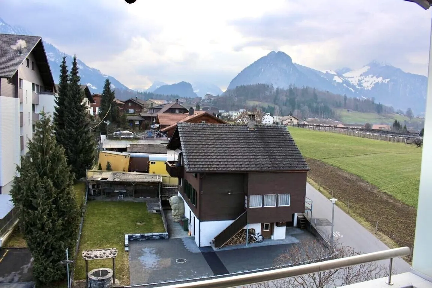 Appartement 1 pièce de 28 m² au dernier étage avec balcon - Photo 6 sur 7