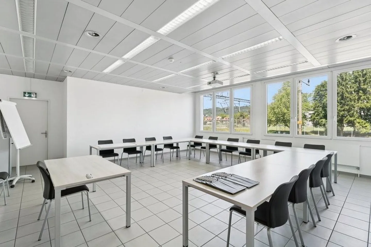 Espace commercial spacieux et bureaux à louer à Schlieren - Photo 8 sur 10