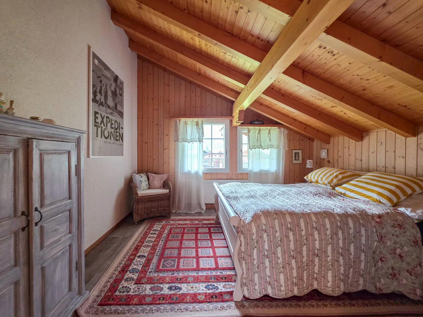 4 Room Apartment Upper/Attic Floor - Photo 9 of 18