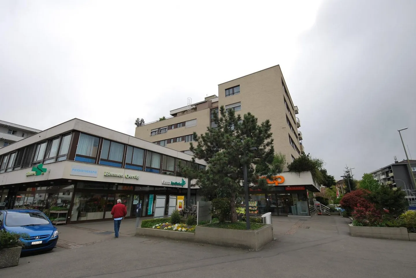 Appartement spacieux de 4,5 pièces à louer dans un emplacement central - Photo 1 sur 7