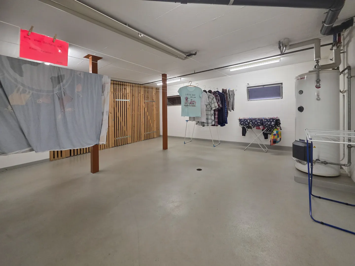 4 Room Apartment Upper/Attic Floor - Photo 14 of 18