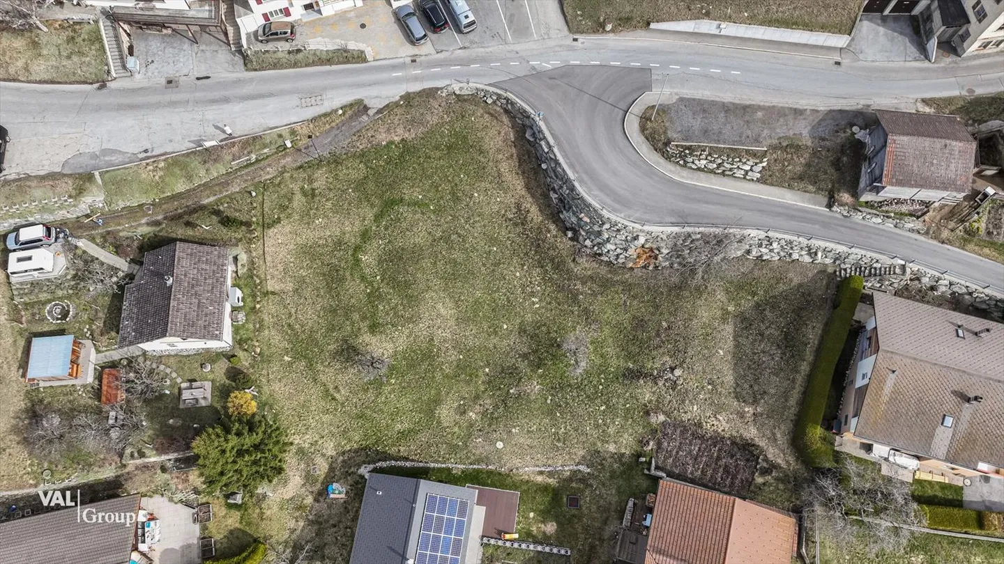 Terreno edificabile situato in posizione centrale in un ambiente attraente e adatto alle famiglie - Foto 5 di 8