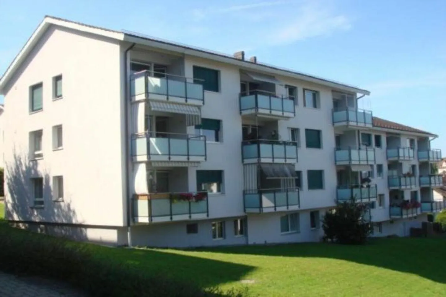 2-room apartment in the green with lake view - Photo 1 of 7