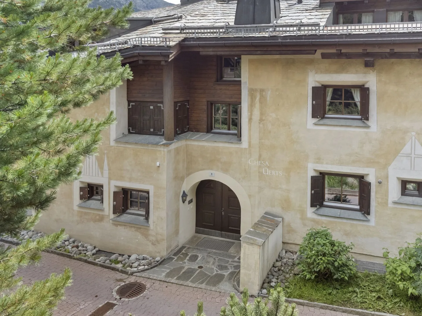 Abitaziun Üerts 2 ½ Room Apartment Seasonal Rent - Photo 34 of 35