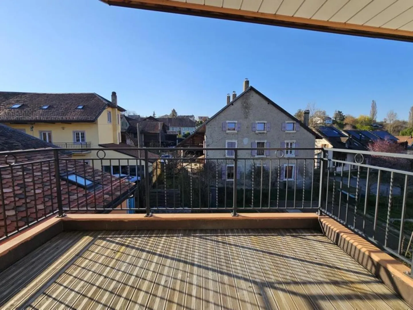 Atypical Apartment with Sunset Terrace - Photo 2 of 10