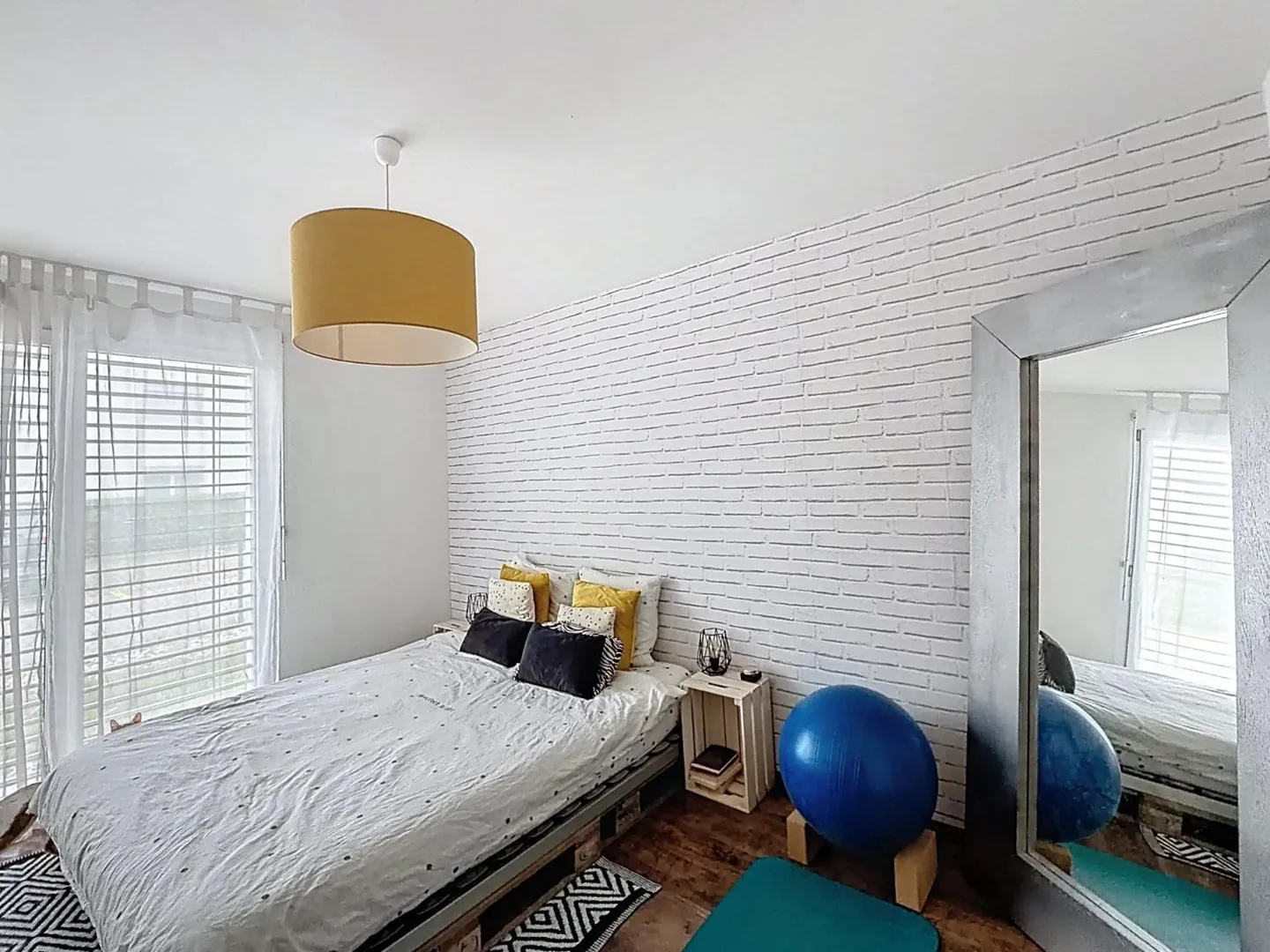 Spacious Family Apartment - Photo 4 of 13