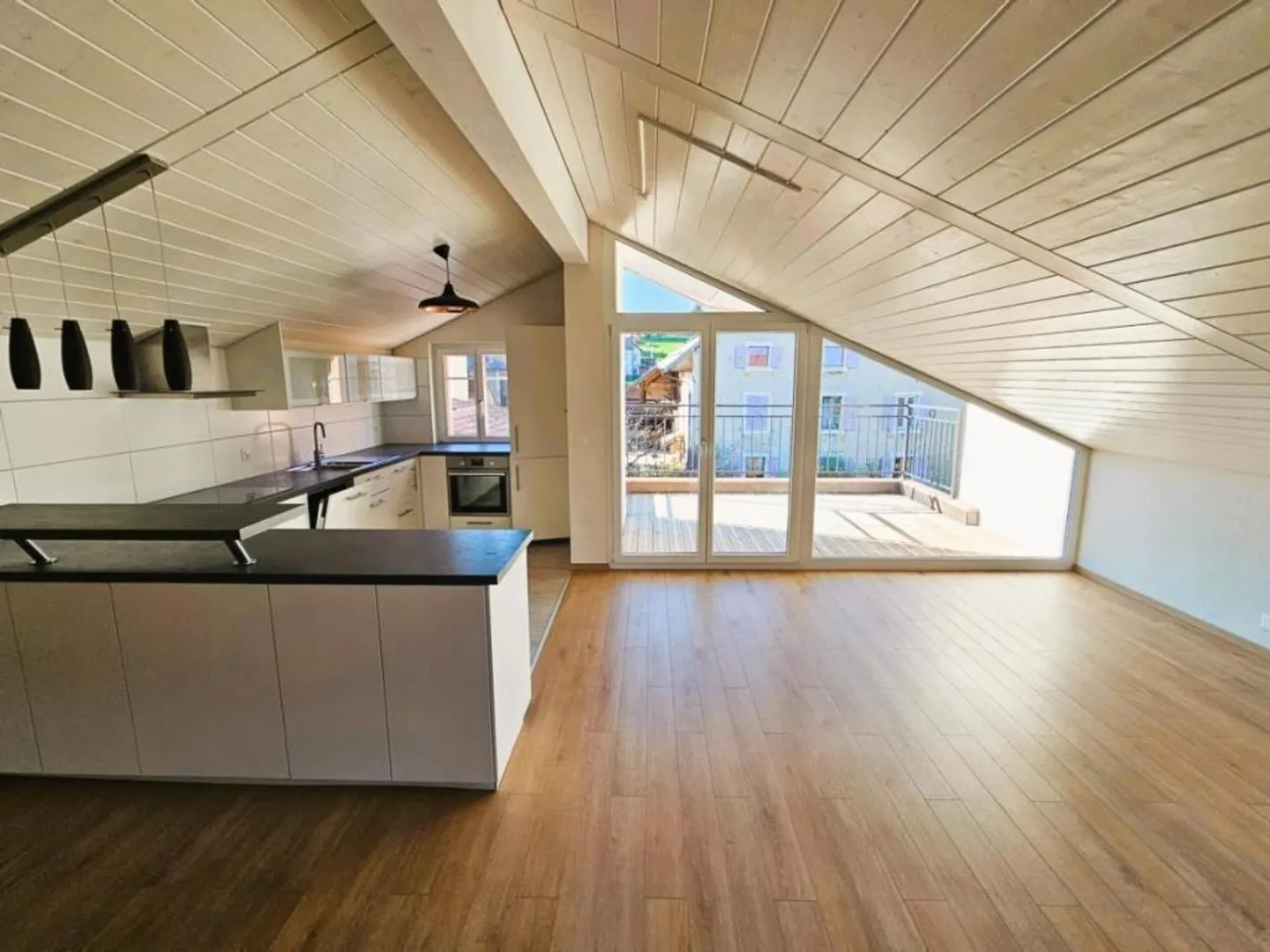 Atypical Apartment with Sunset Terrace - Photo 1 of 10