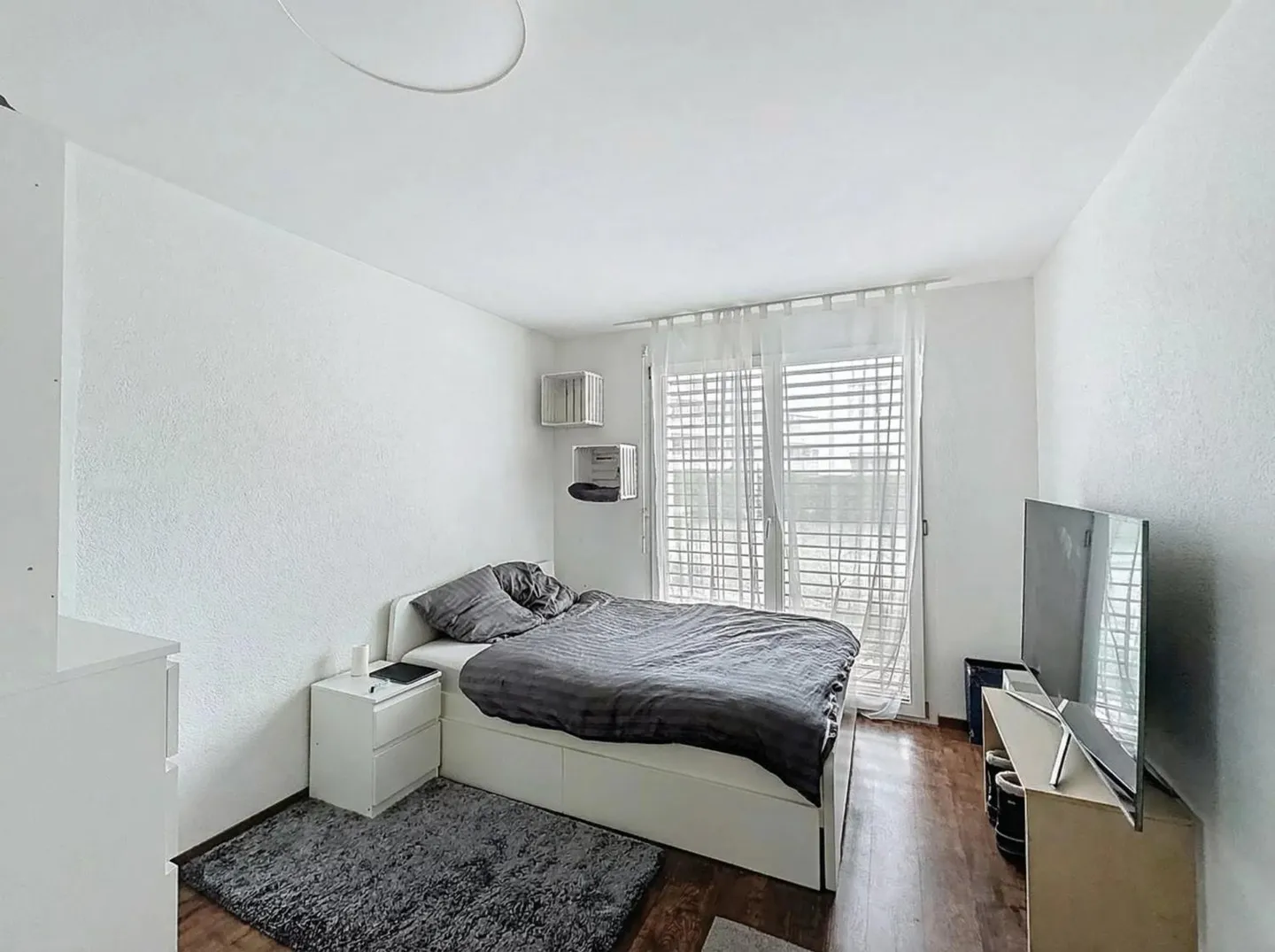 Spacious Family Apartment - Photo 6 of 13