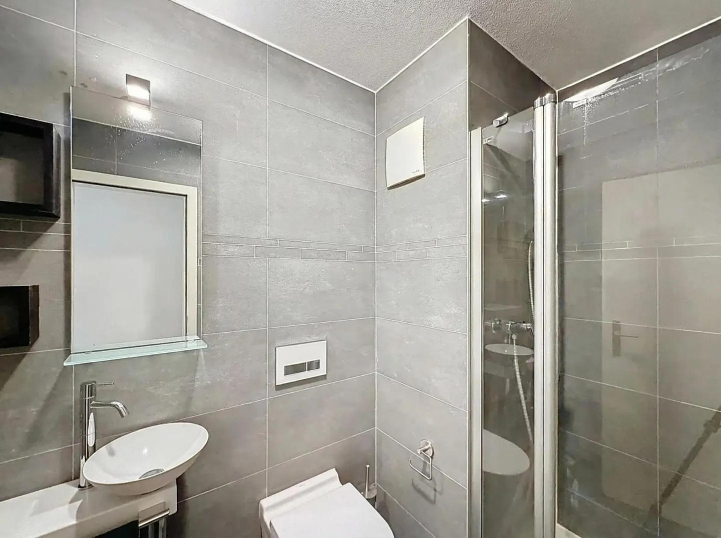 Spacious Family Apartment - Photo 8 of 13