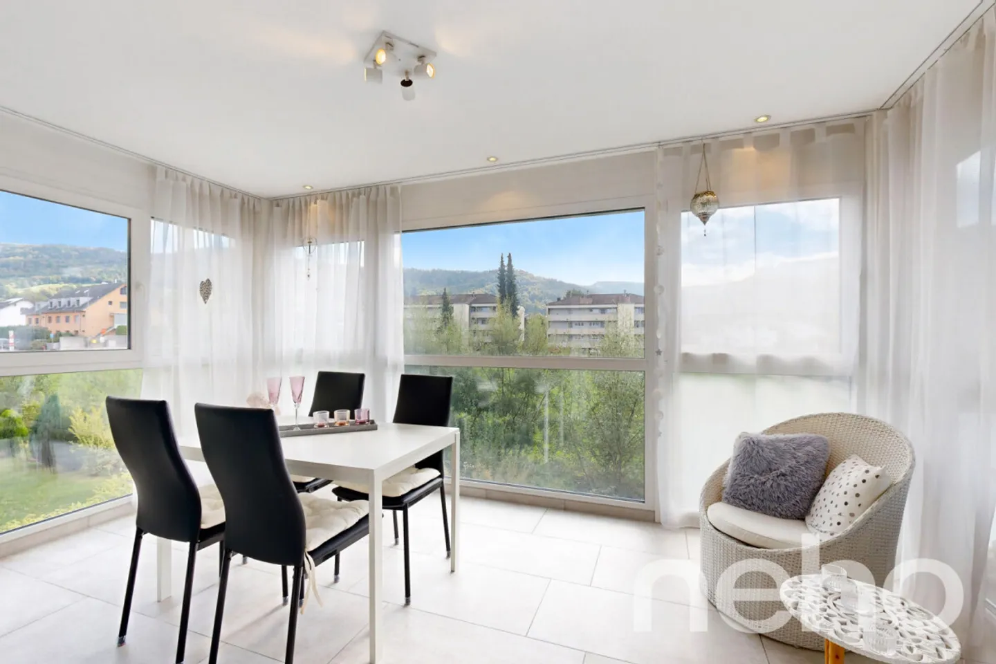 Modern 3.5-room apartment with large winter garden and balcony - Photo 4 of 11