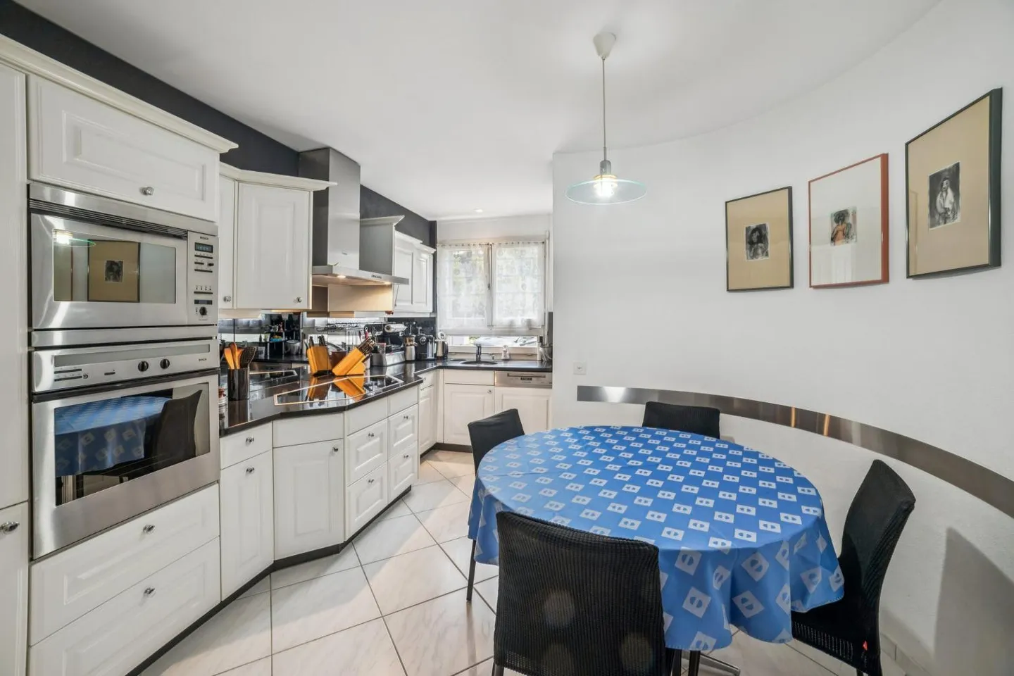 Charming Terraced House - Photo 3 of 11