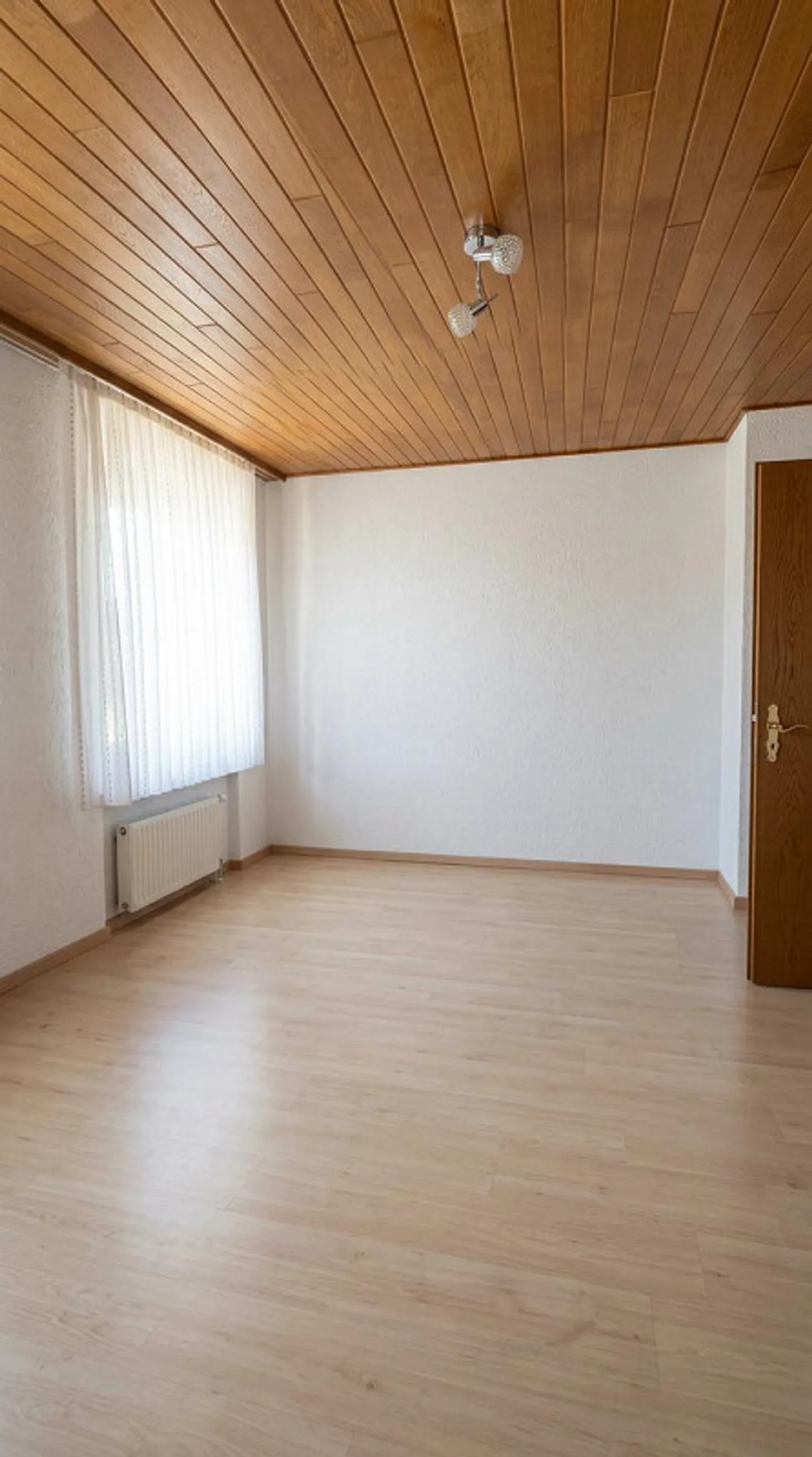 Appartamento 4 locali con camino e design affascinante - Foto 6 di 10