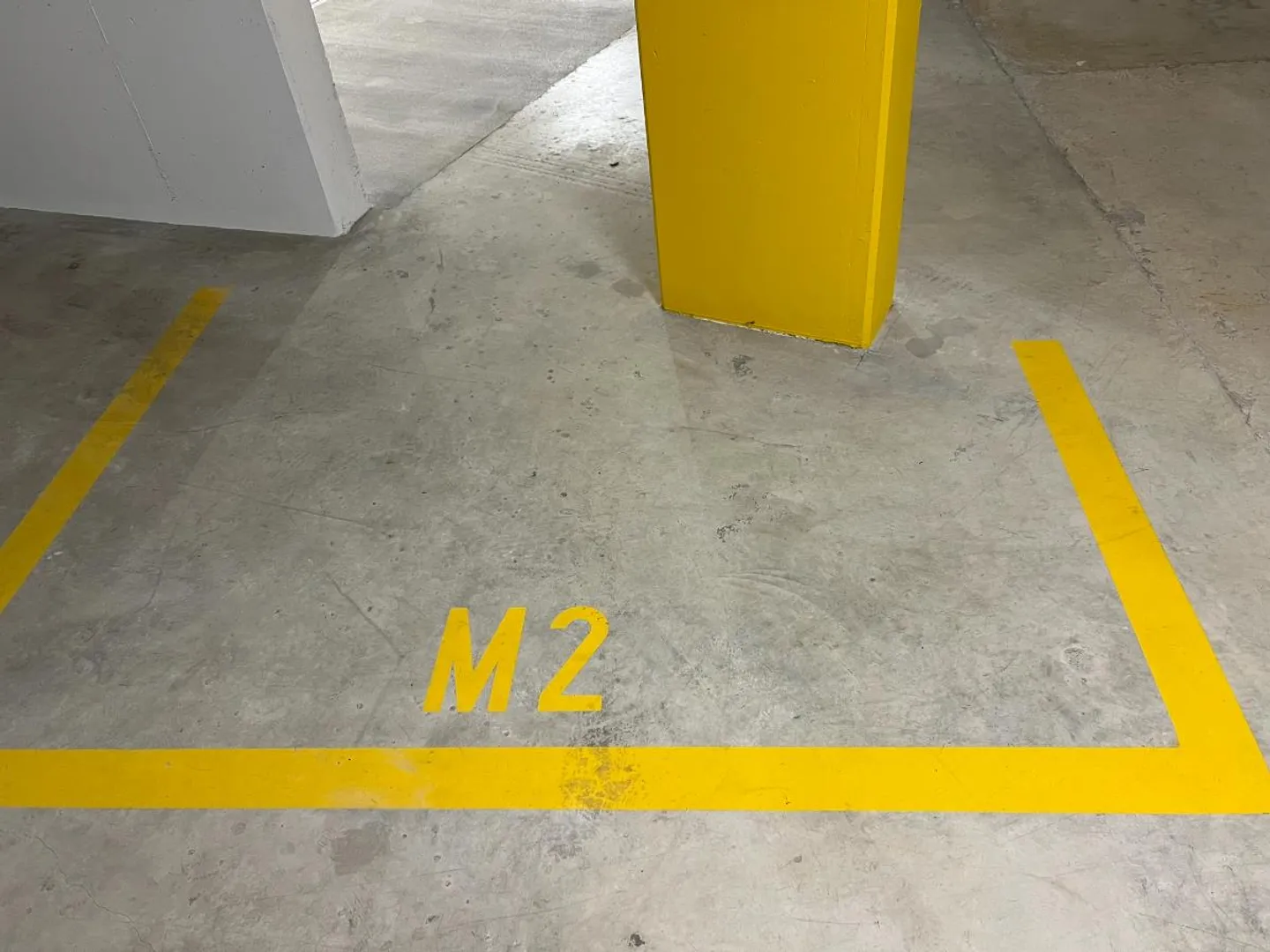 Parking Hall Moto - Photo 2 sur 5