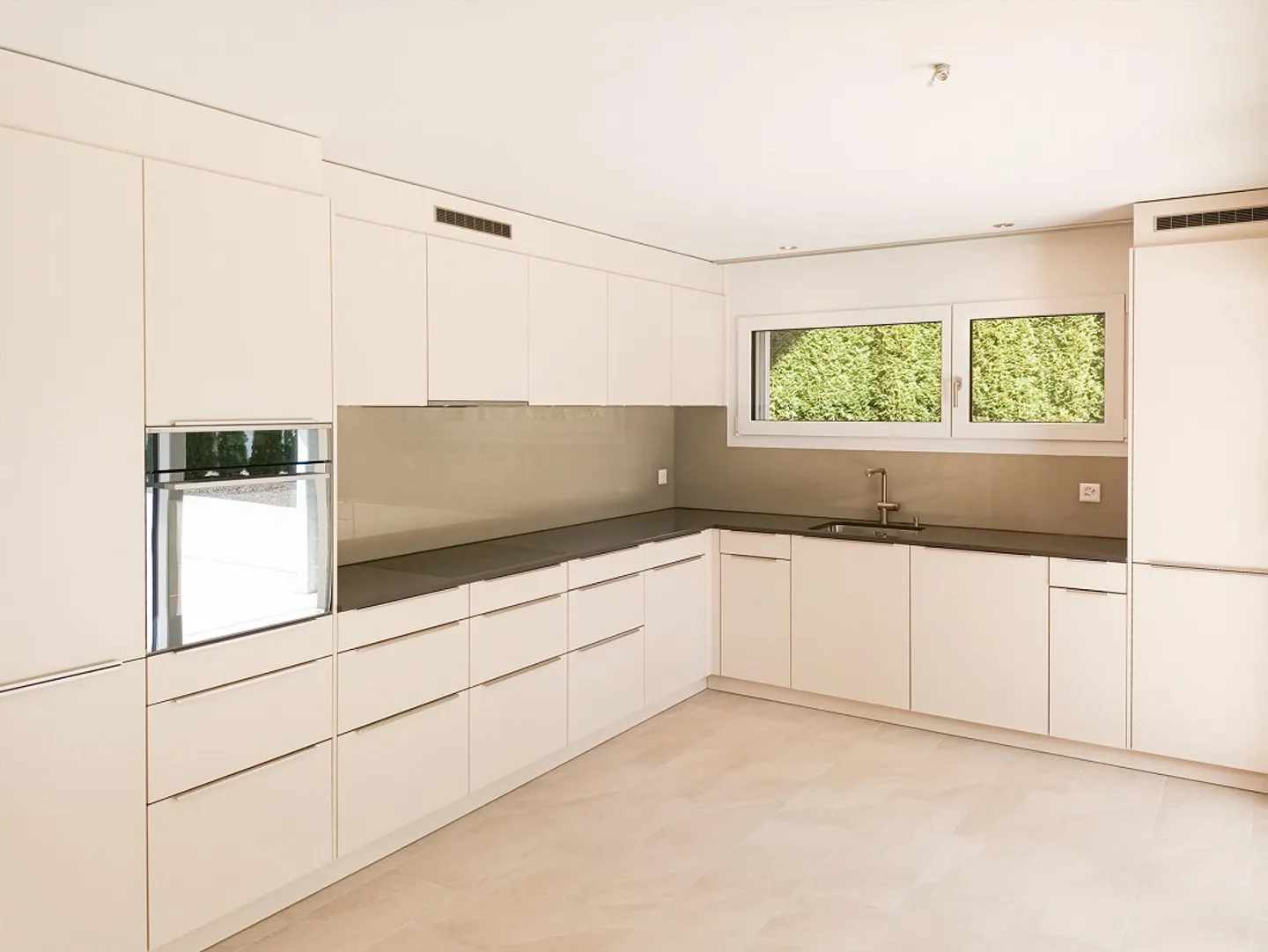 Modern wohnen mit viel Licht und grosszügigem Grundriss - Photo 2 sur 8