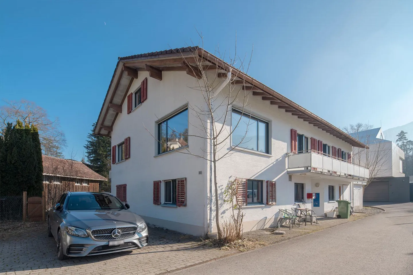 Interessante casa a 3 famiglie con diverse possibilità di utilizzo! - Foto 1 di 13