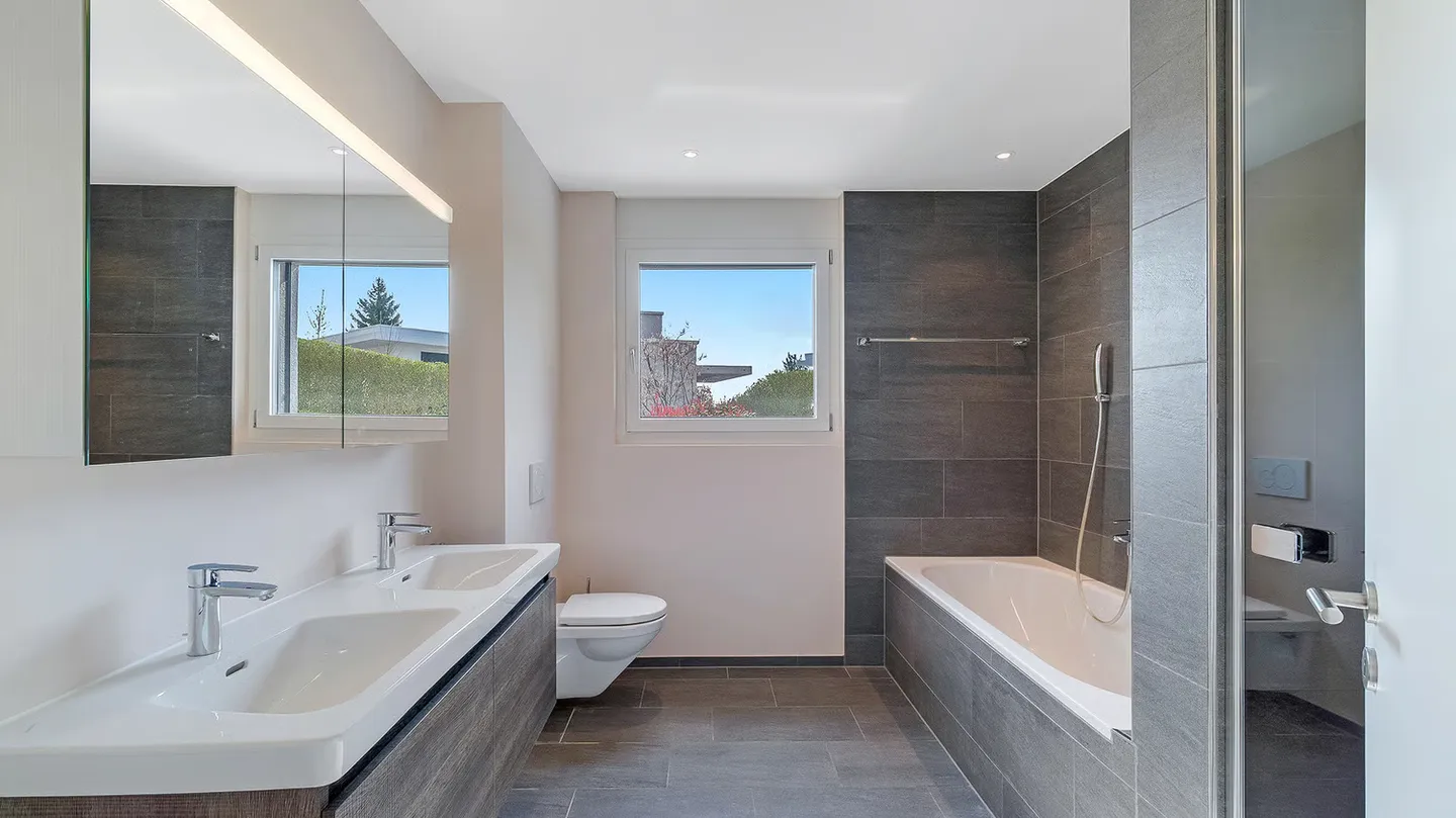 Moderne Wohnung mit Weitblick in Stadtnähe - Photo 6 sur 11