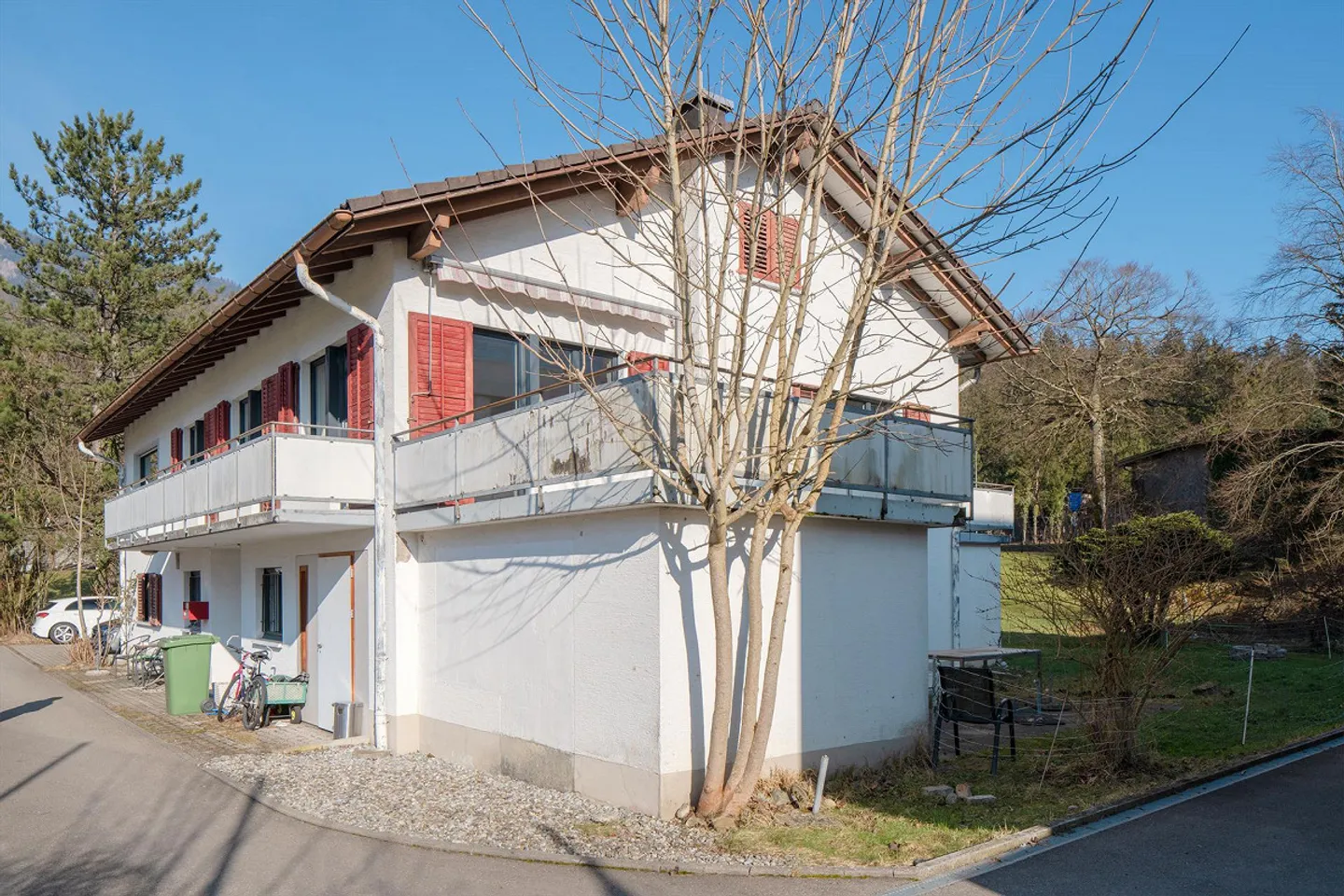 Interessante casa a 3 famiglie con diverse possibilità di utilizzo! - Foto 2 di 13