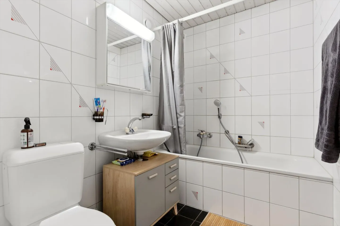 Schöne helle Wohnung im Dorfzentrum - Foto 7 von 9
