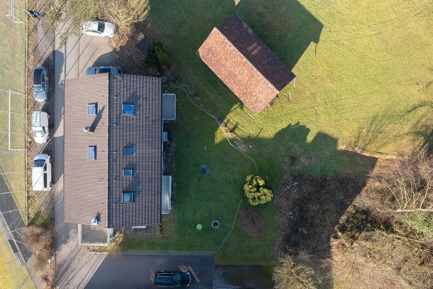 Interessante casa a 3 famiglie con diverse possibilità di utilizzo! - Foto 5 di 13