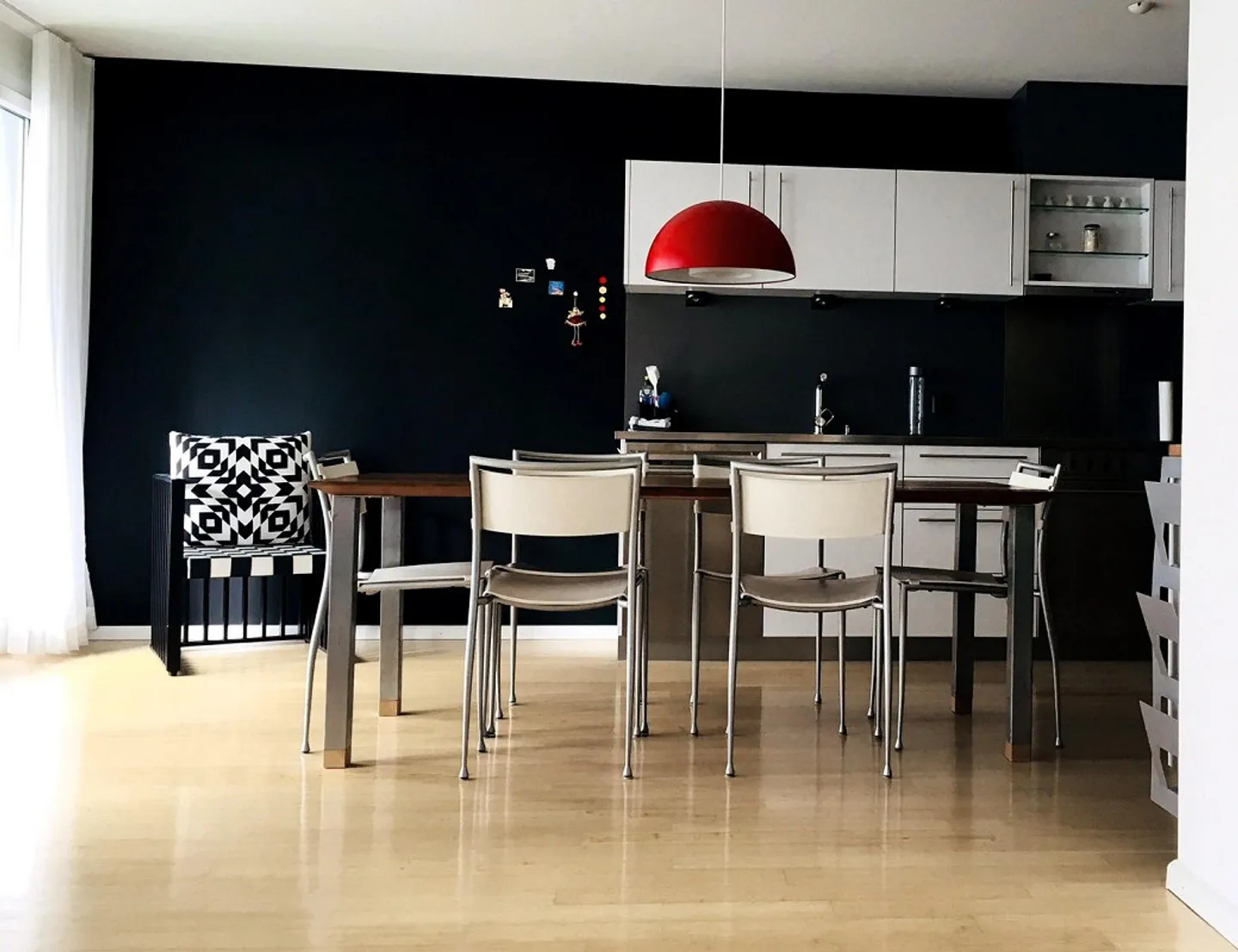 Spacious 4.5-room apartment with balcony and fireplace in Basel-Gotthelf - Photo 1 of 12