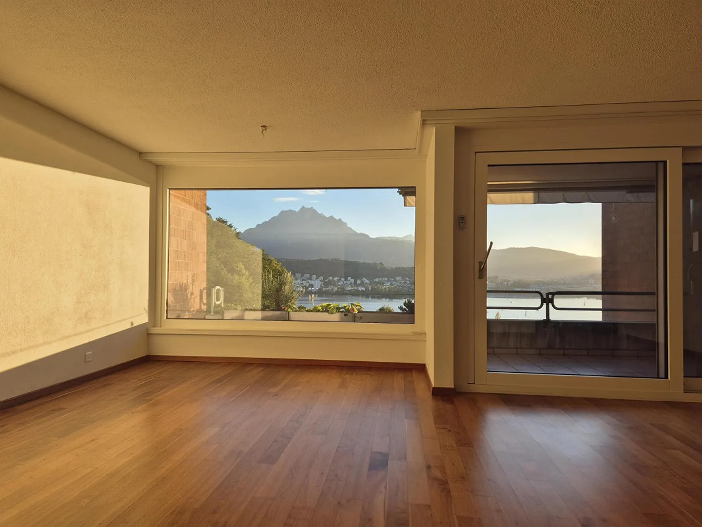 4.5 room apartment with great view - Photo 12 of 13