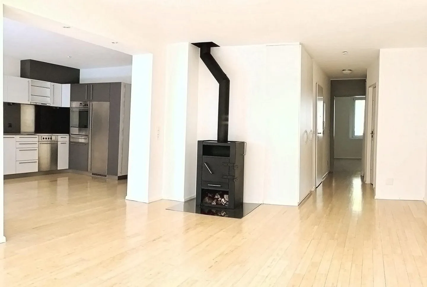Spacious 4.5-room apartment with balcony and fireplace in Basel-Gotthelf - Photo 5 of 12