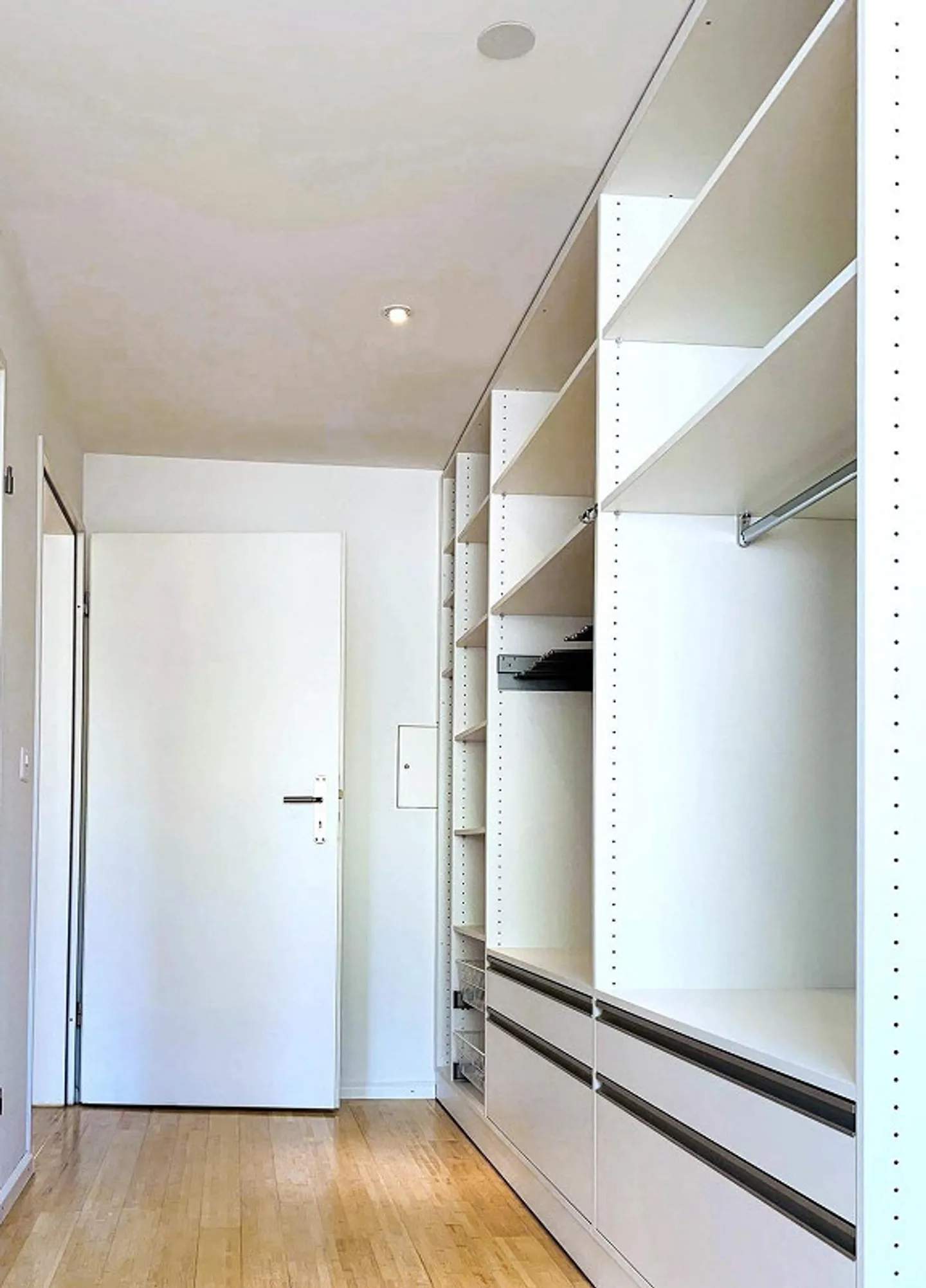 Spacious 4.5-room apartment with balcony and fireplace in Basel-Gotthelf - Photo 8 of 12