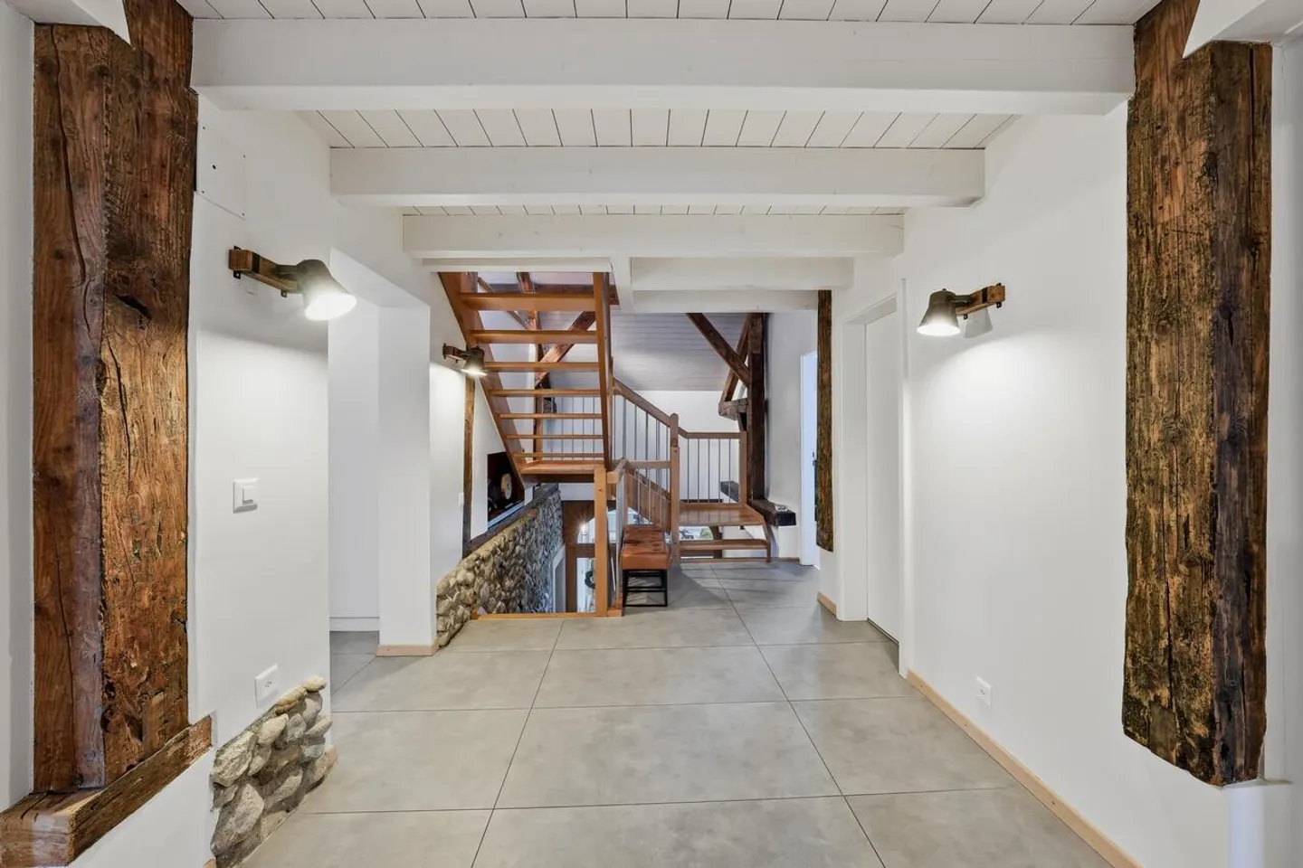 Magnificent village house with pool and garden - Photo 9 of 13