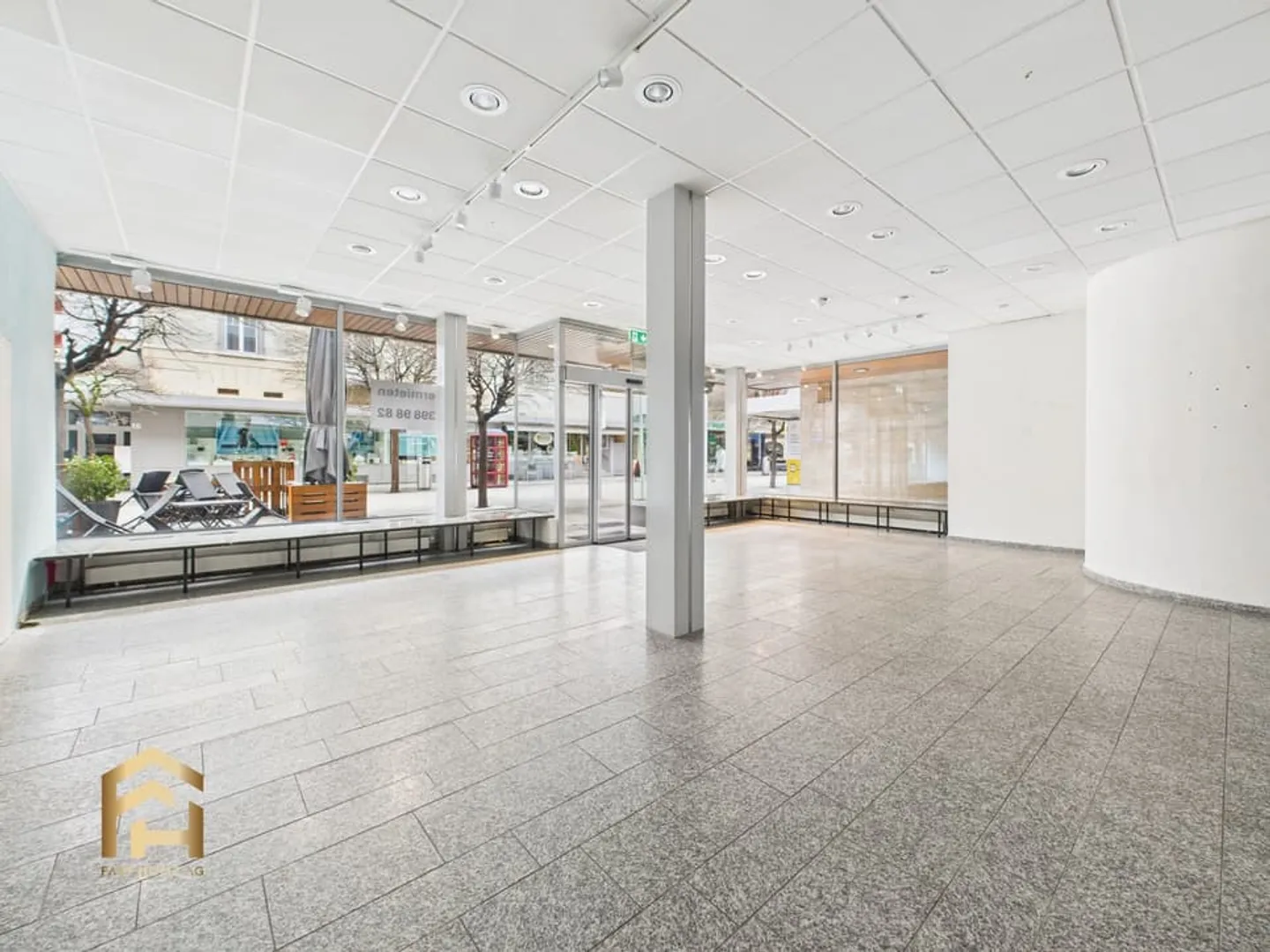 Attraktive Geschäftslokalität in Top-Lage an der Bahnhofstrasse in Vis - Foto 1 von 13